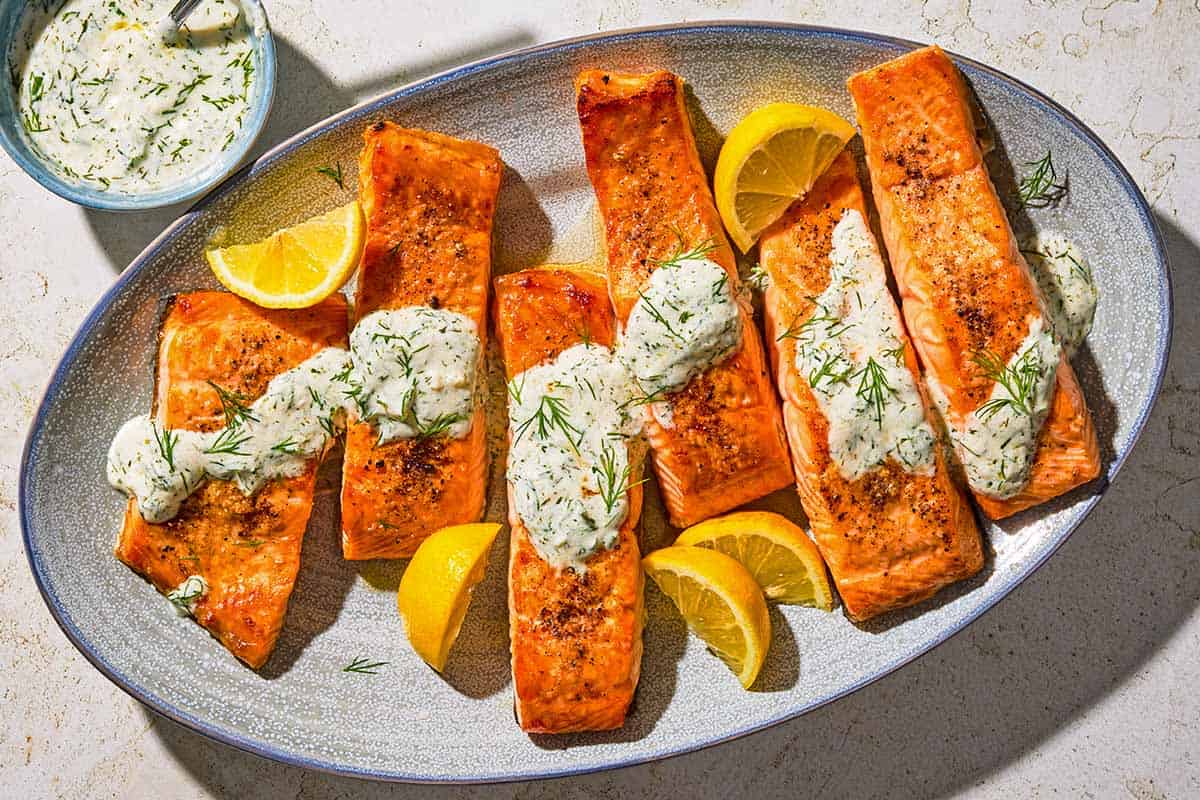 Healthy Lemon Dill Salmon: Quick Dinner with Greek Yogurt Sauce